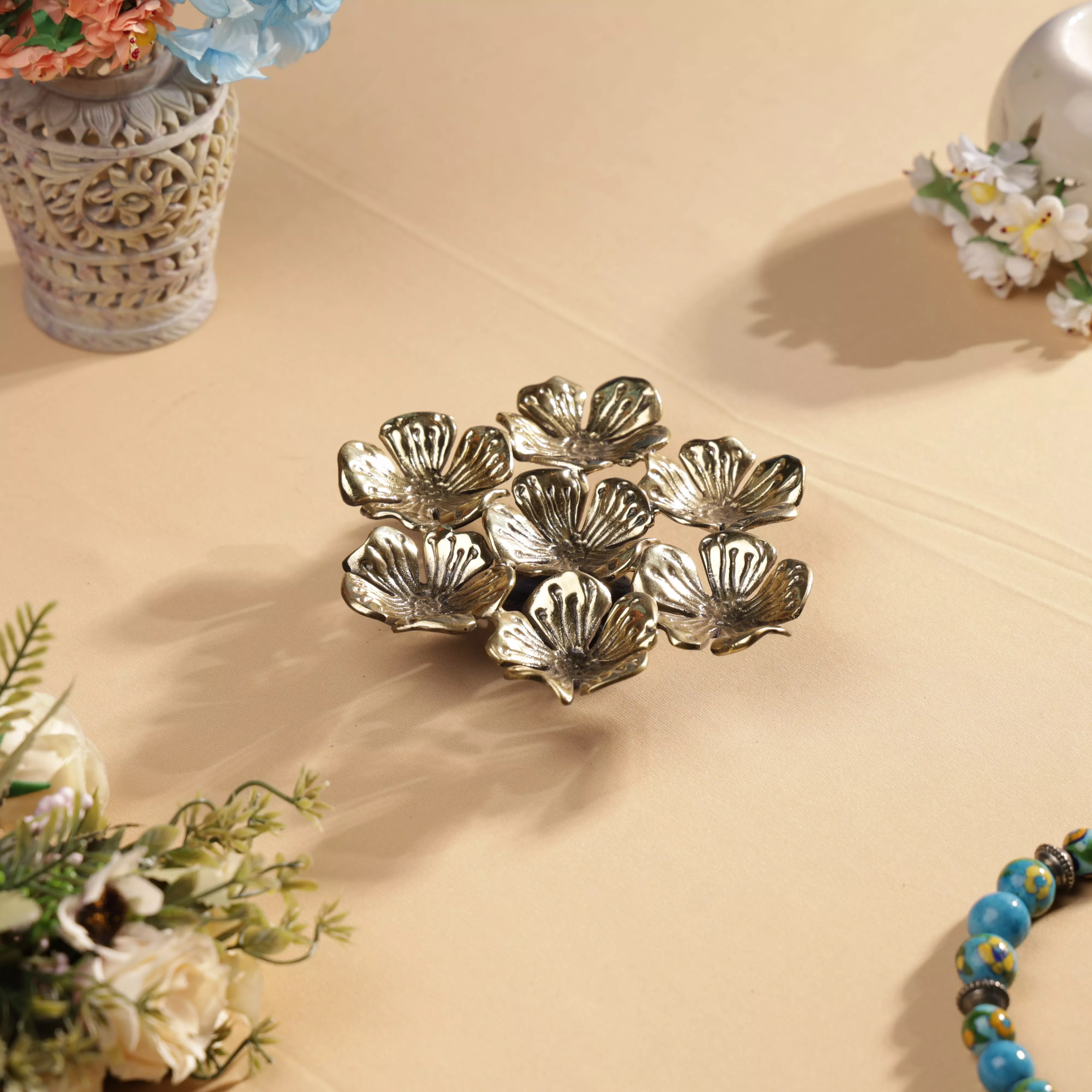 Antique FInish Brass Geranium FLower Bunch Table Decor - Image 4