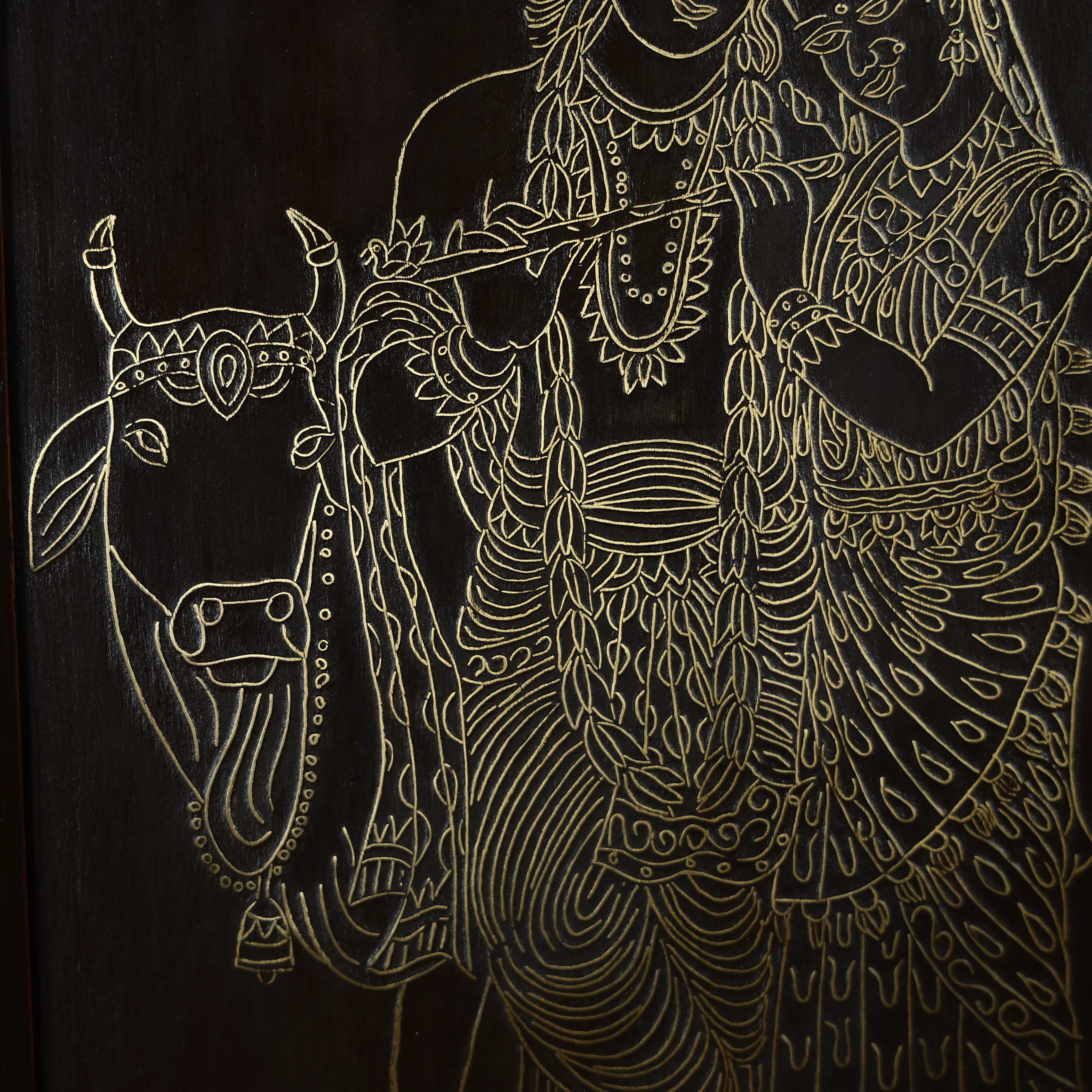 21" Tarkashi Crafted Lord Radha Krishna With Cow Background Wall Art - Image 4